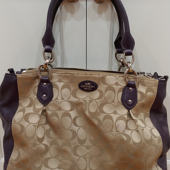 Coach Handbags - Coach purse and matching billfold